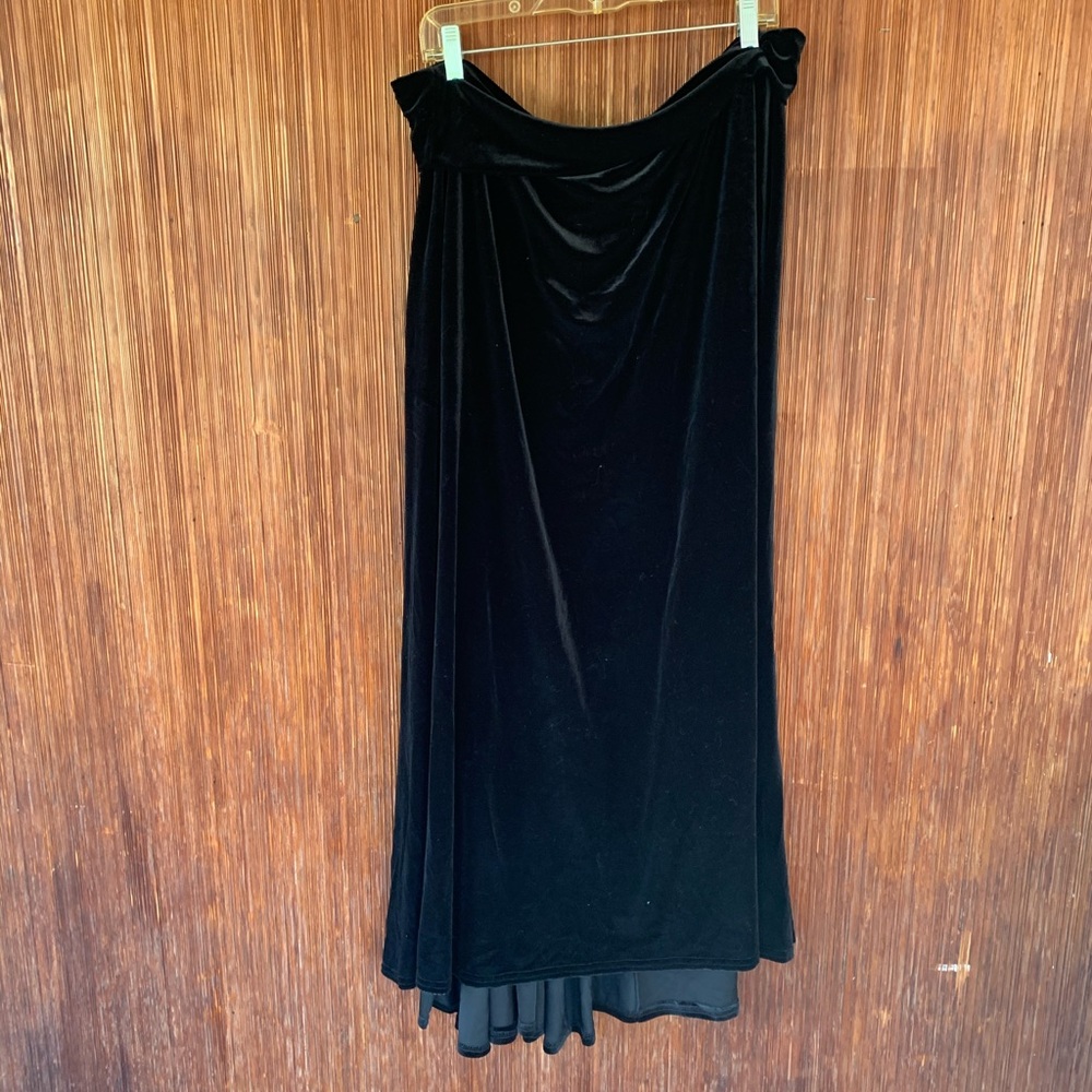 Elegant Black Velvet Skirt